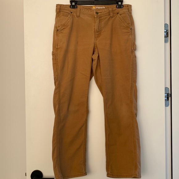 Carhartt Pants - Women’s Carhartt Original Fit in Carhartt Brown 10short. GVC